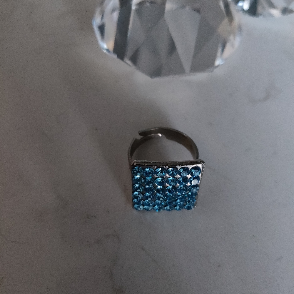 Sparkling ringš - Picture 4 of 9
